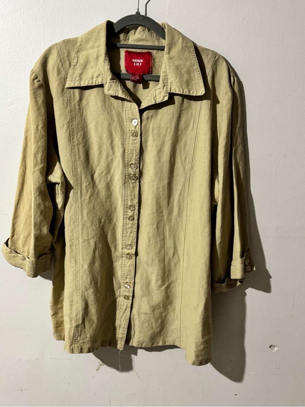 Miss Lili Men's Casual Button-Down Shirt in Khaki